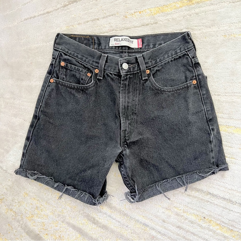 Levi’s Black 550 Denim Shorts Size Waist 29